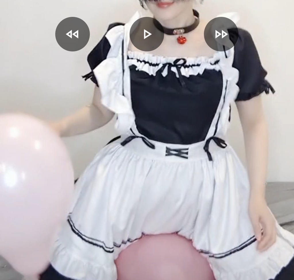 メイド服で風船連続おしり割り