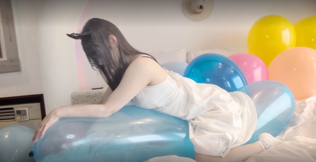 巨大風船で遊ぶNOPOP