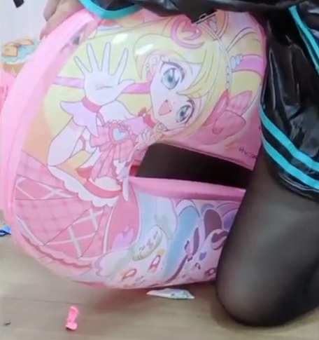 劣化したイラスト風船をお尻わりとか浮き輪も