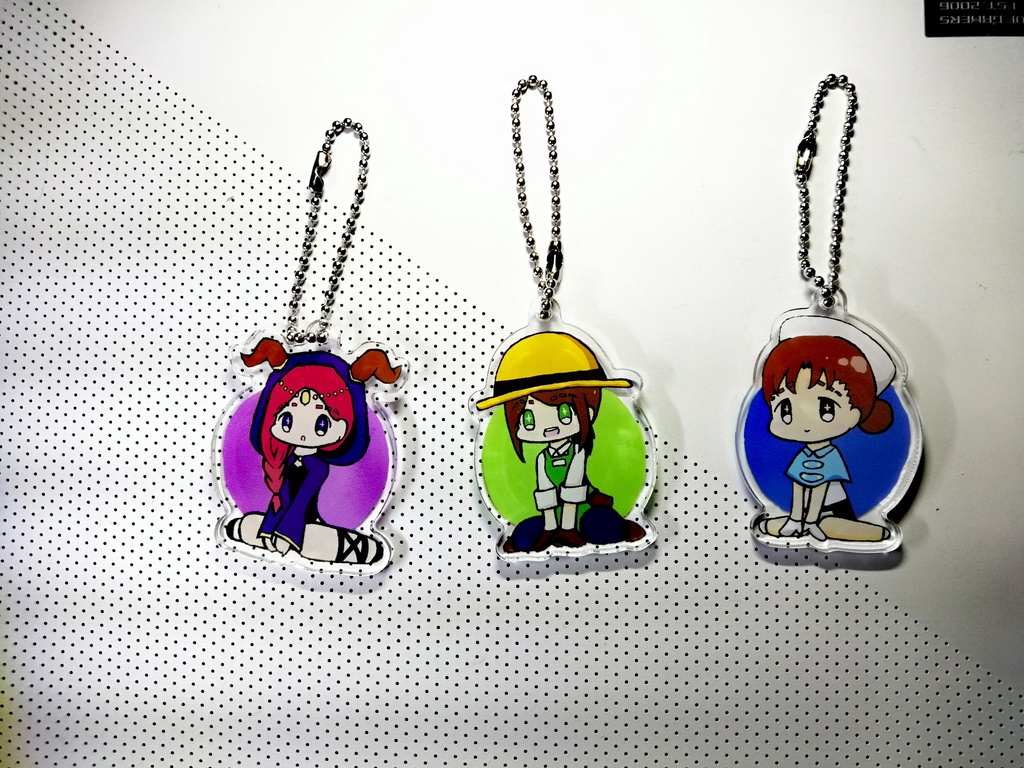 女子サバイバー　アクリルキーホルダー