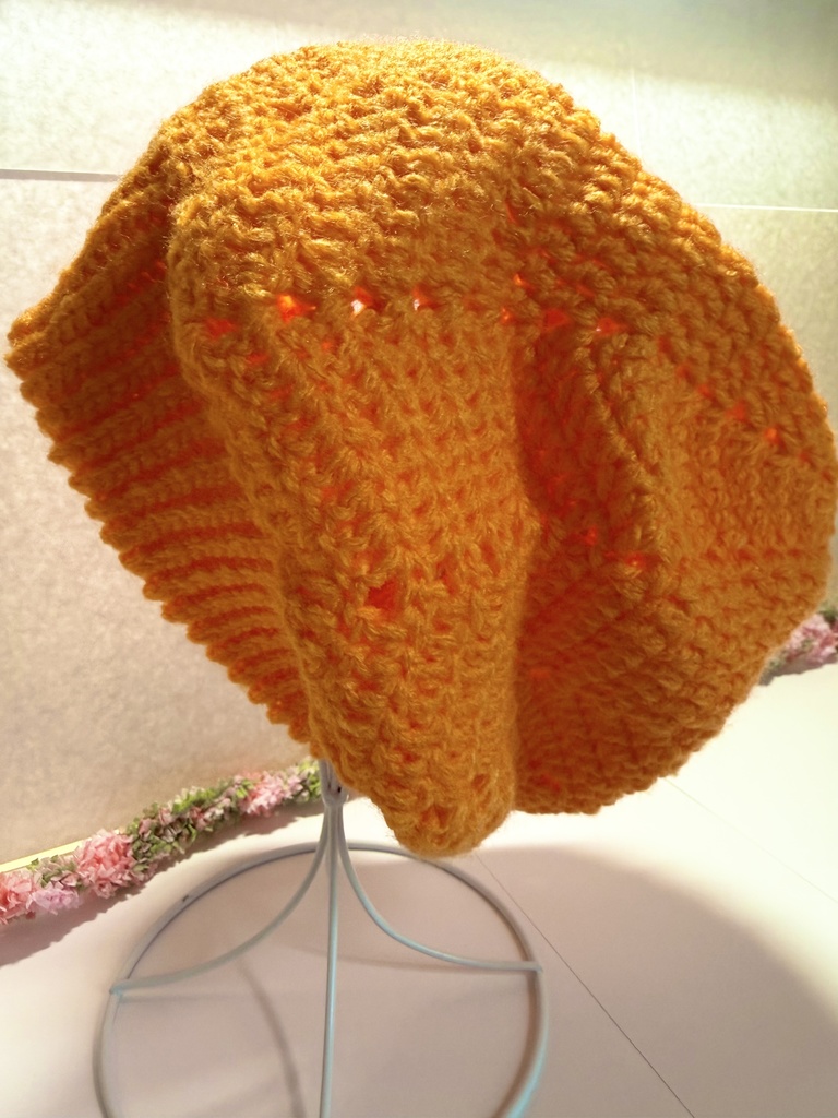 ゆったり可愛いシルエットの帽子 オレンジ