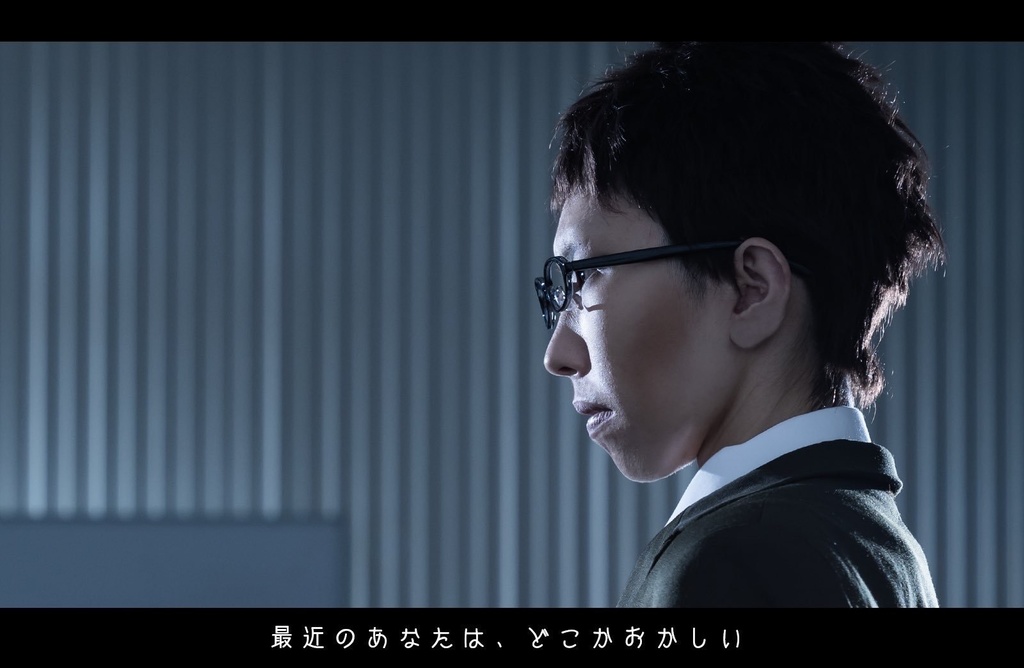 【50%OFF】公安写真集「ショウ・マスト・ゴー・オン」