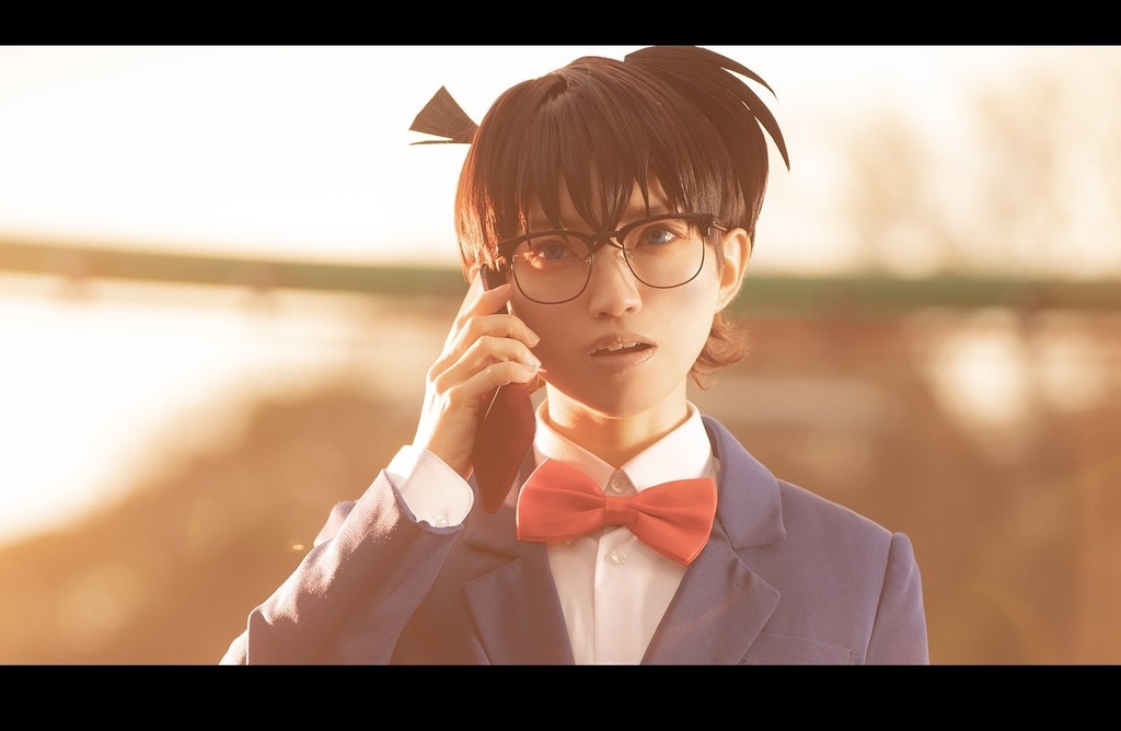 【50%OFF】公安写真集「ショウ・マスト・ゴー・オン」