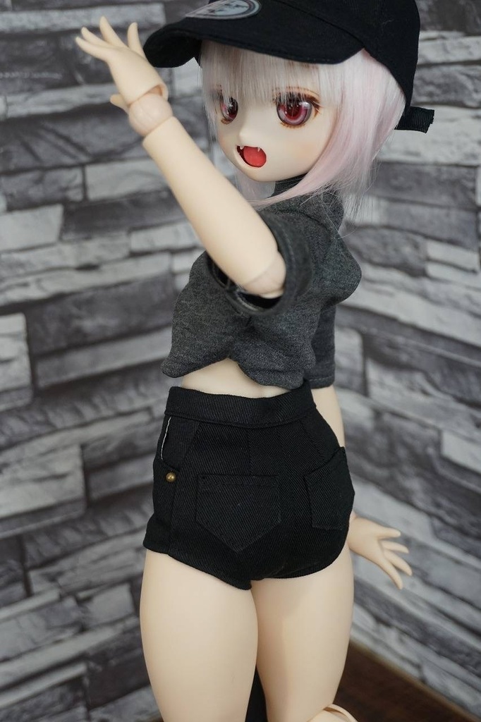 IMOMO40サイズ ホットパンツ【ブラックorホワイト】