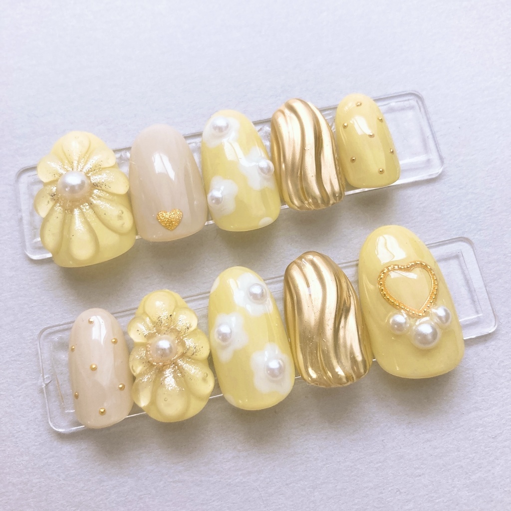 ネイルチップ くすみイエロー フラワー