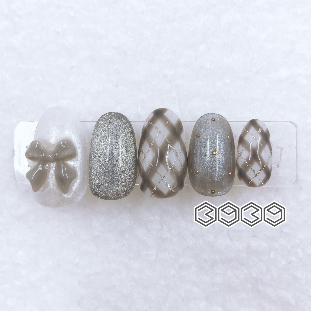 チェック柄ネイル グレー ベージュ ブラウン