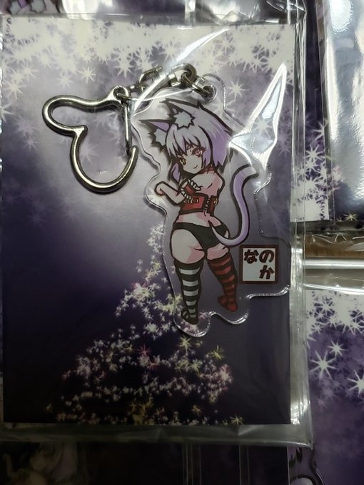 フォロワー1000人&チャンネル登録900人記念アクリルキーホルダー