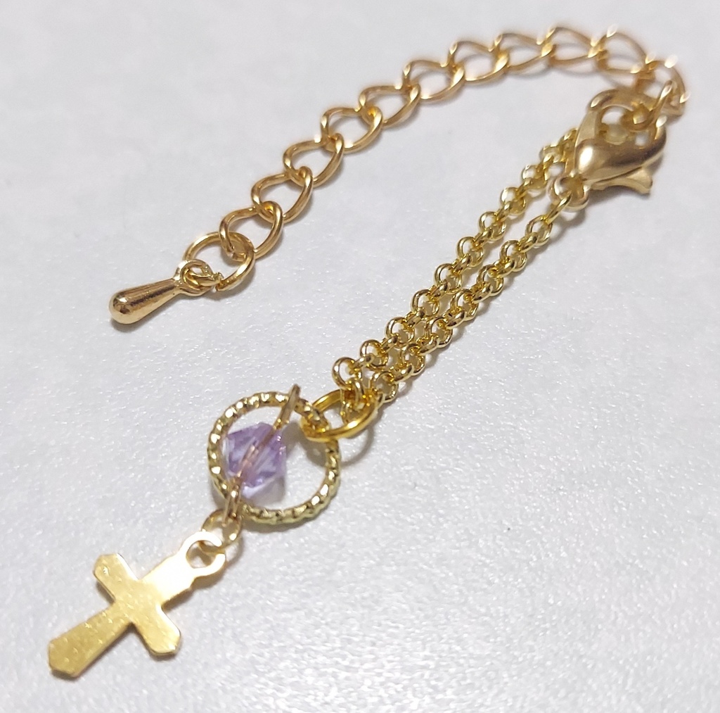スワロフスキーと十字架ネックレス