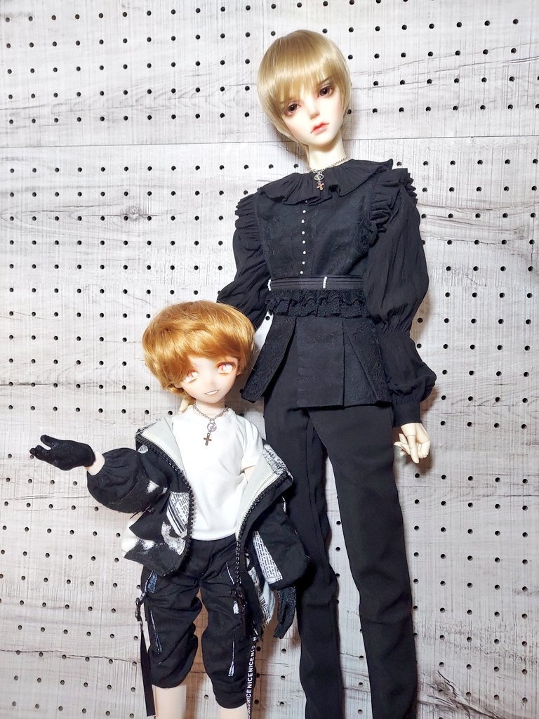 スワロフスキーと十字架ネックレス