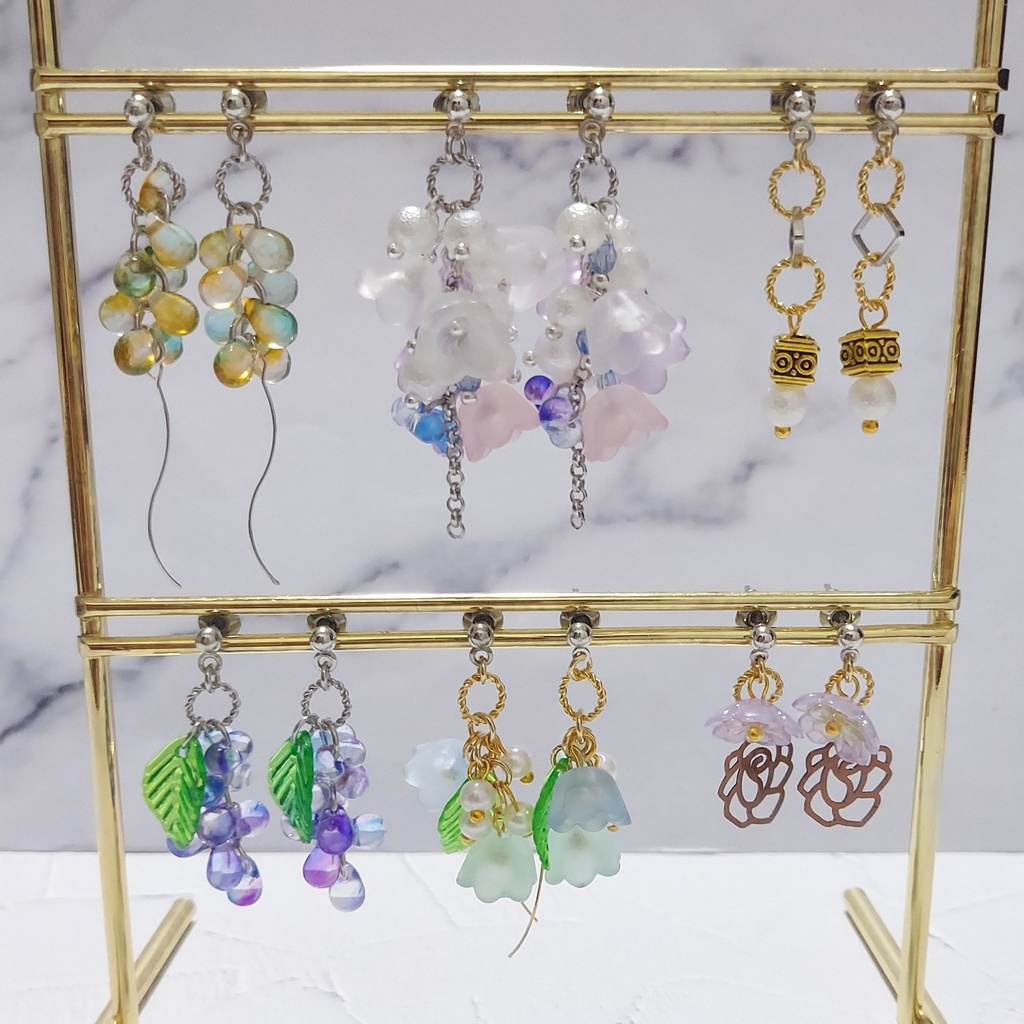ピアス