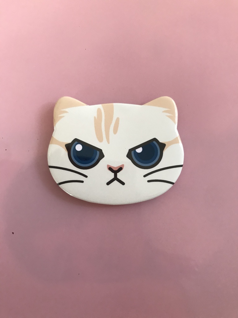 ほたてオコ顔缶バッジ