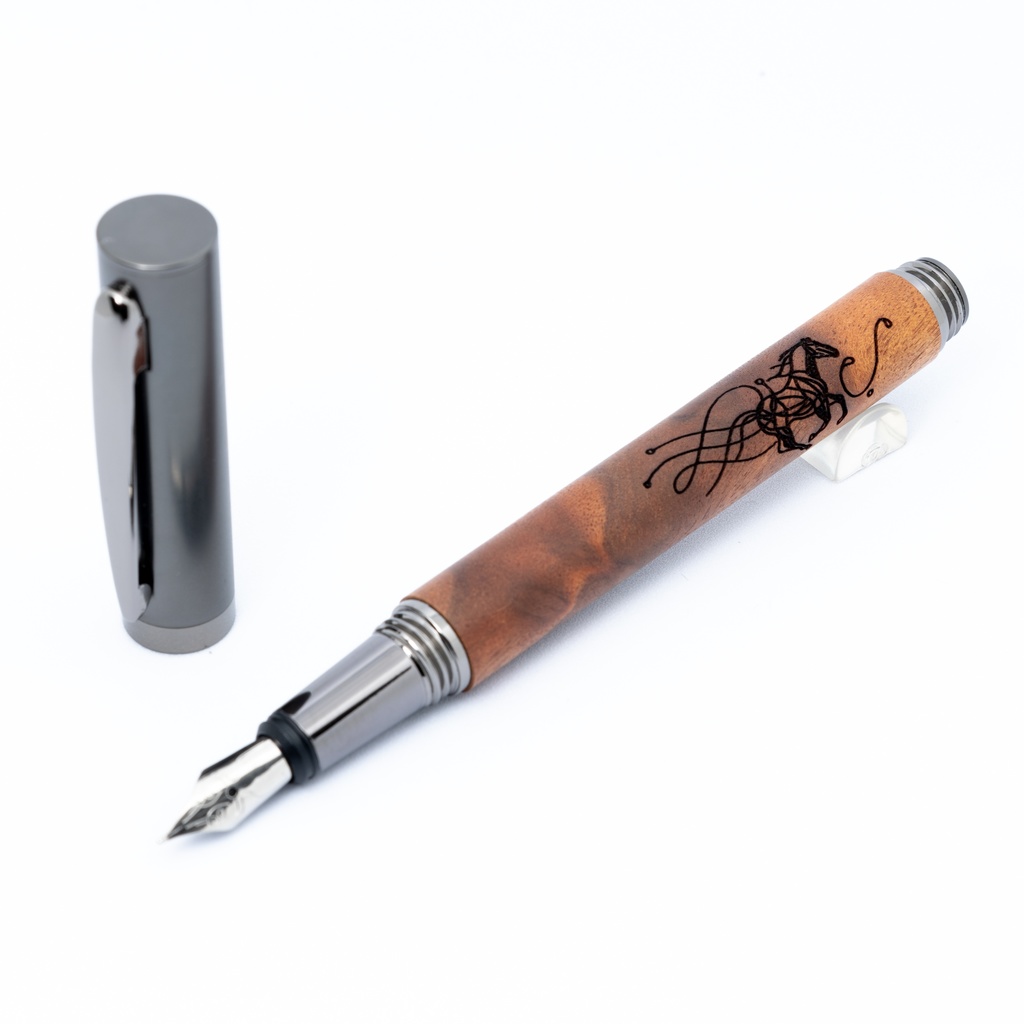 馬万年筆エクエストリオ