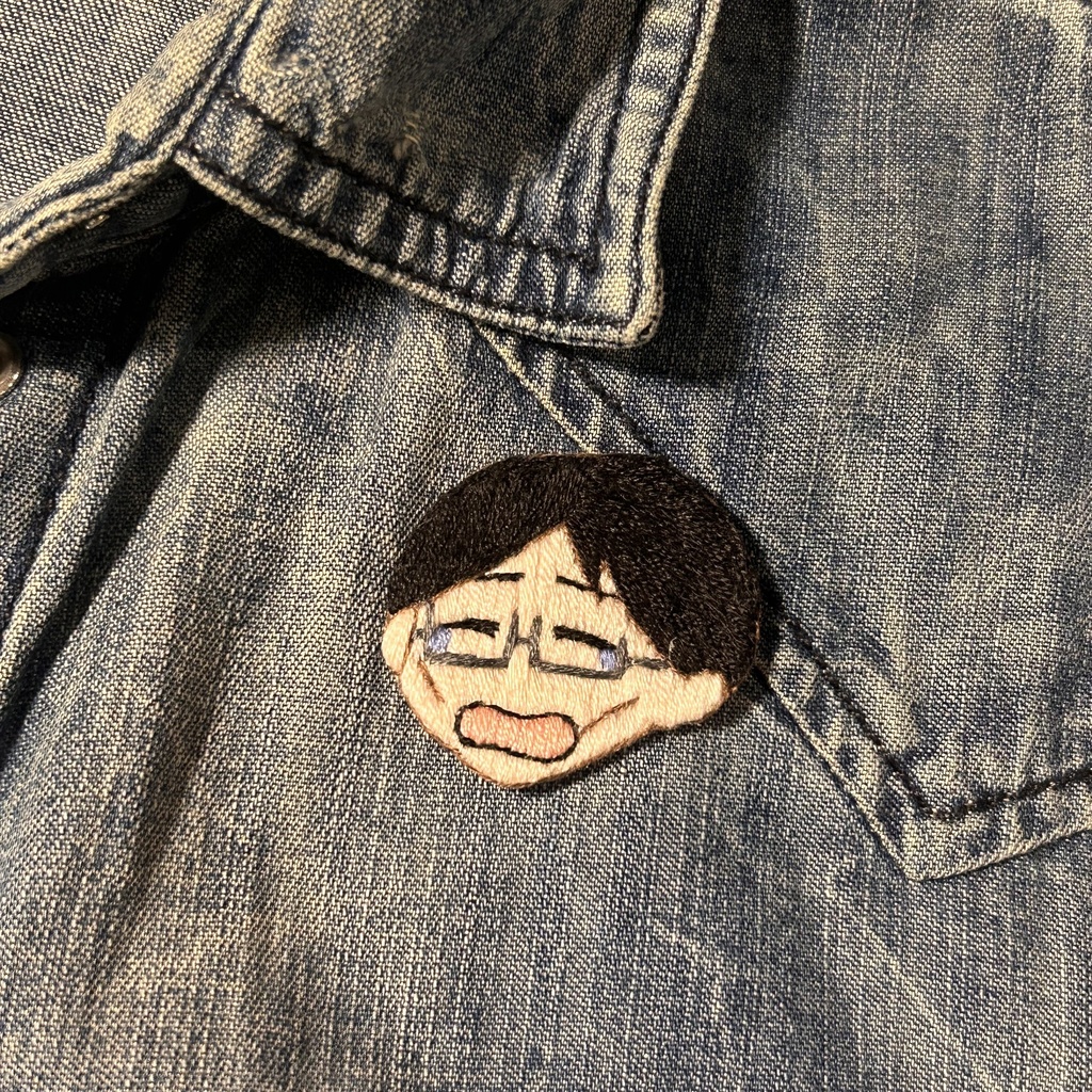 【刺繍ブローチ】泣き顔いじぴ