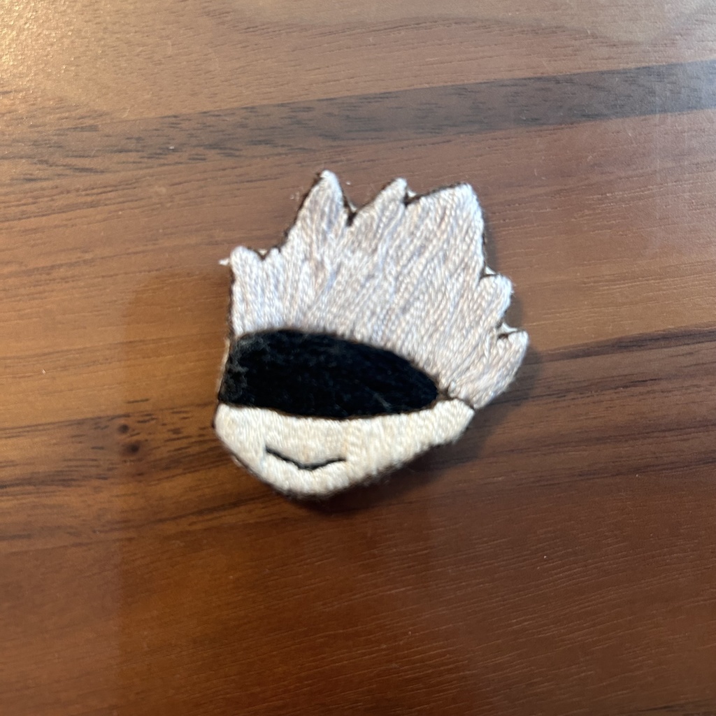 にっこり五条先生お顔刺繍ブローチ