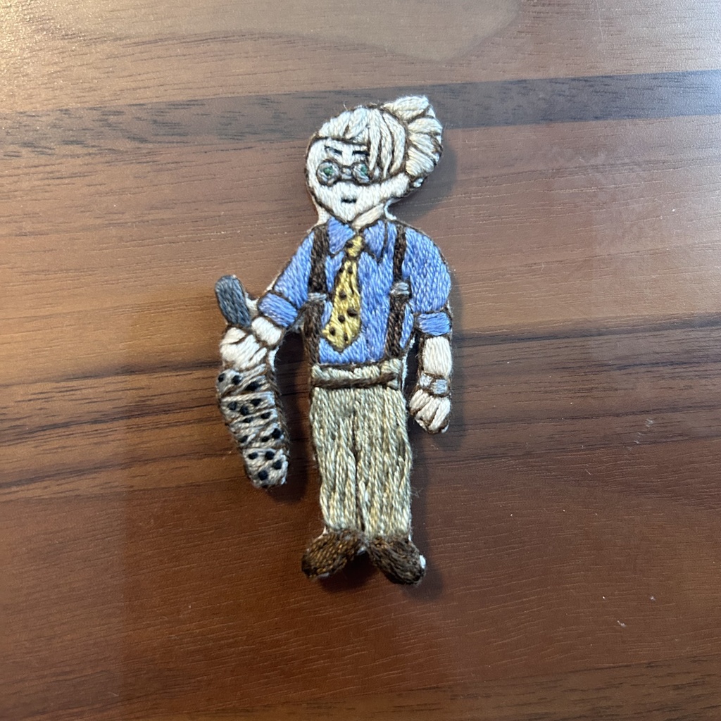 サスペンダーナナミン刺繍ブローチ