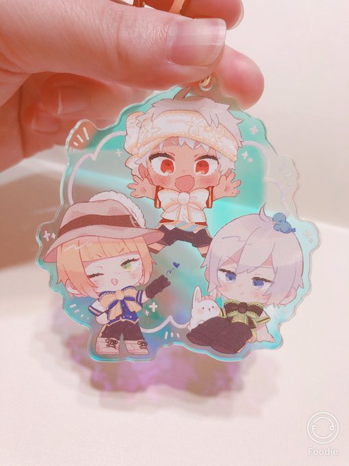 光属性アクキー