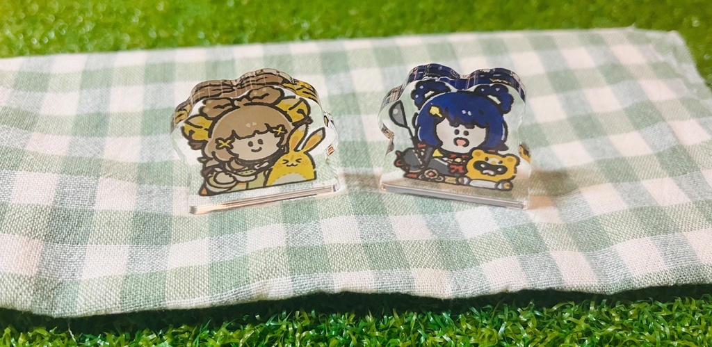 自立アクリルスタンド