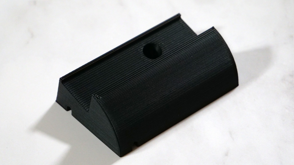 RG35XXPlus用マグネット充電スタンド