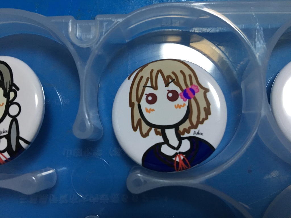 トビケラあすかの缶バッチ かんな トビケラ工房 Booth
