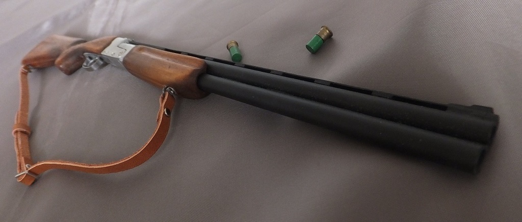 首の武器屋　1/3サイズ　　上下二連散弾銃　　フルスクラッチ