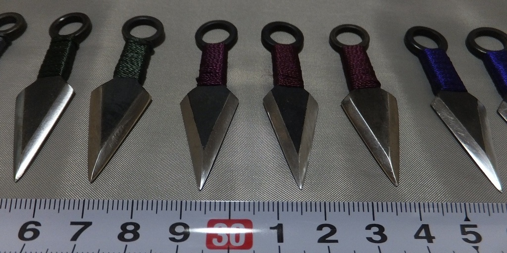 首の武器屋　　1/3サイズ　　苦無（クナイ）