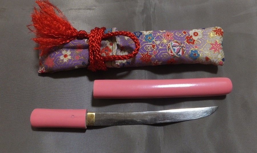 首の武器屋　1/3サイズ　短刀（鋼）桜色