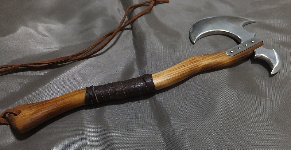 首の武器屋　1/3サイズ　　ドワーフの戦斧
