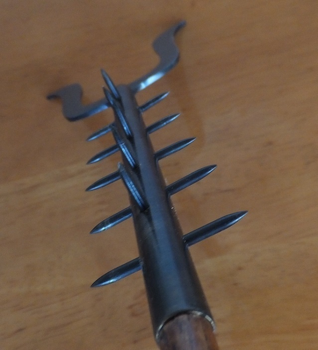 首の武器屋　1/3　刺叉