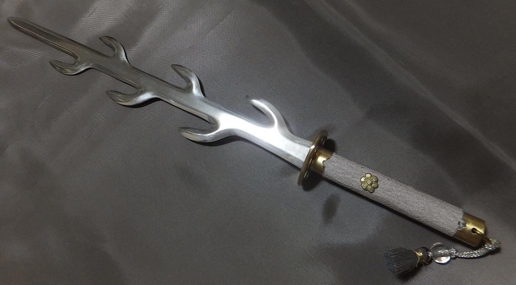 首の武器屋　1/3ｻｲｽﾞ　七支刀　　フルスクラッチ