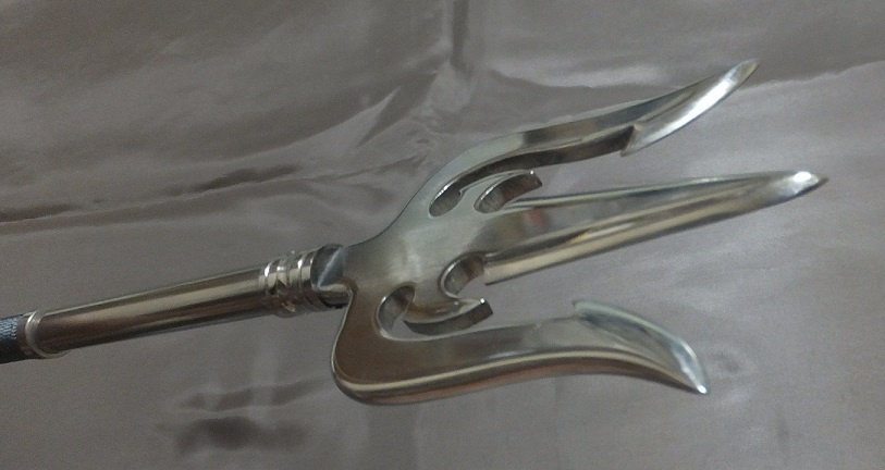 首の武器屋　1/3ｻｲｽﾞ　トライデント（三叉の矛）　櫛形