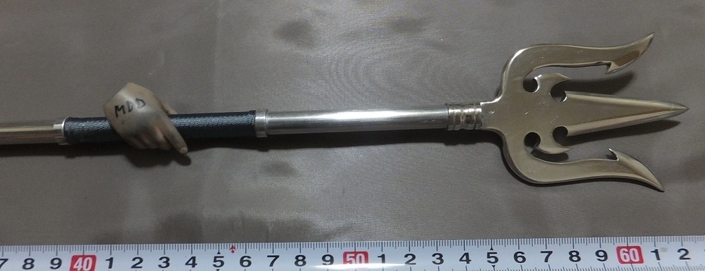 首の武器屋　1/3ｻｲｽﾞ　トライデント（三叉の矛）　櫛形