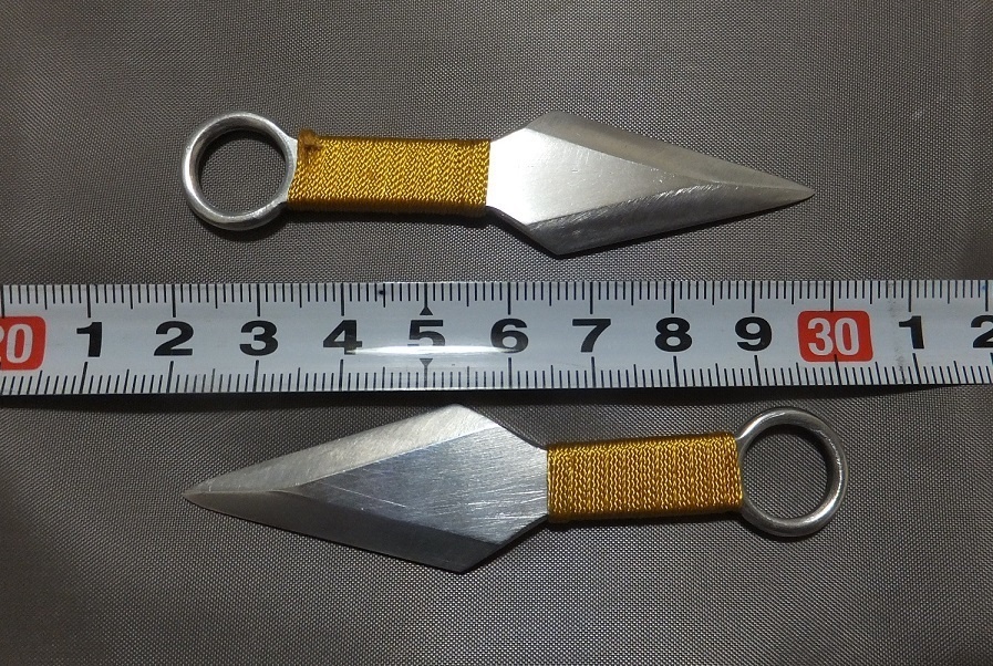 首の武器屋　1/3ｻｲｽﾞ　　苦無（クナイ）　黄土　２本SET