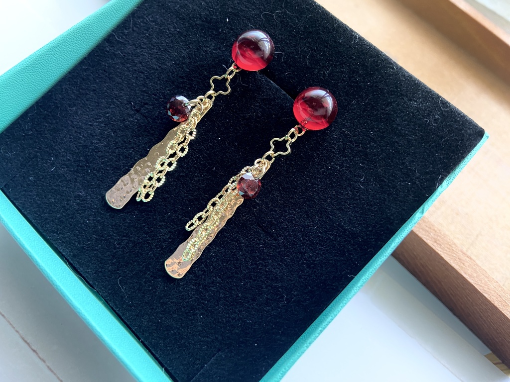 ジルコニアのスティックピアス