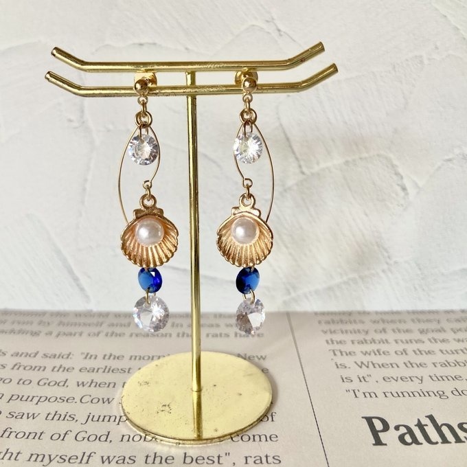 貝殻のピアス/イヤリング