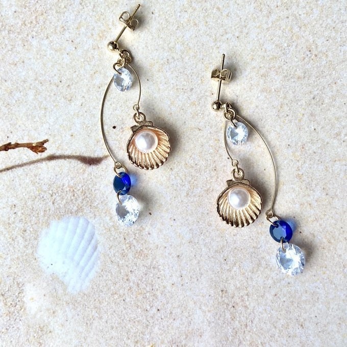 貝殻のピアス/イヤリング