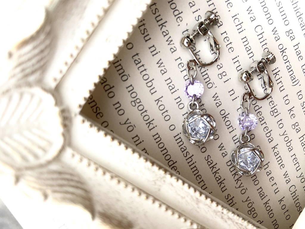 ジルコニアの薔薇のピアス/イヤリング