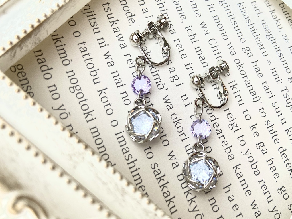 ジルコニアの薔薇のピアス/イヤリング