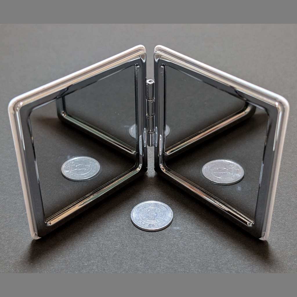 イケメンキャップのコンパクトミラー