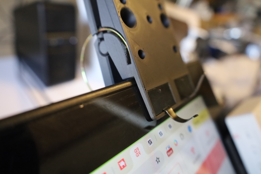 液タブの上にキーボード置き場