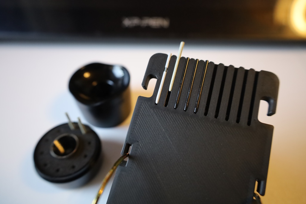 液タブの上にキーボード置き場