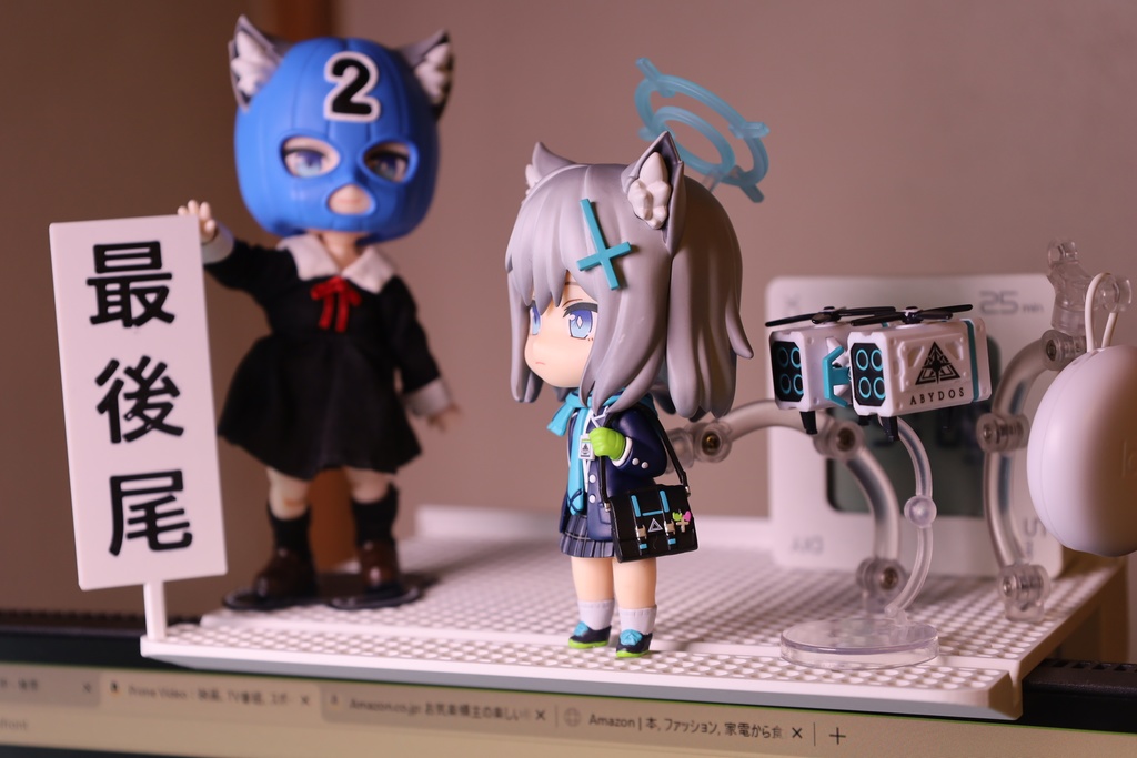 ディスプレイボード(モニター用小物テーブル)固定ピン付属