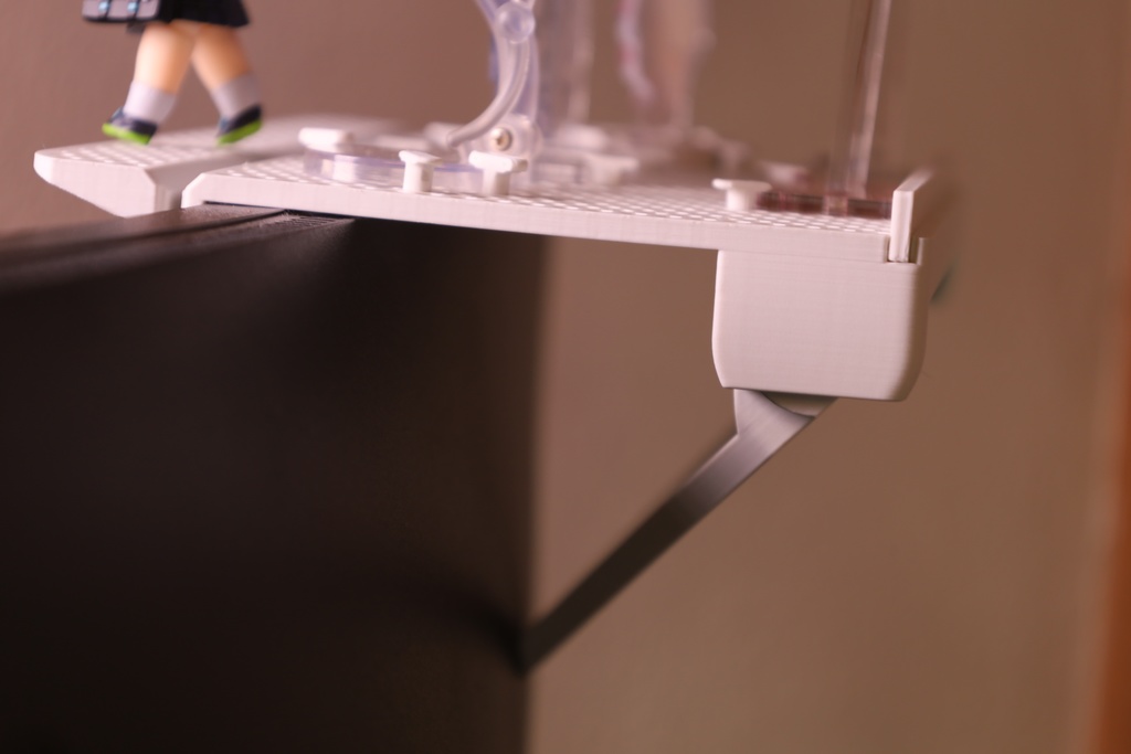 ディスプレイボード(モニター用小物テーブル)固定ピン付属