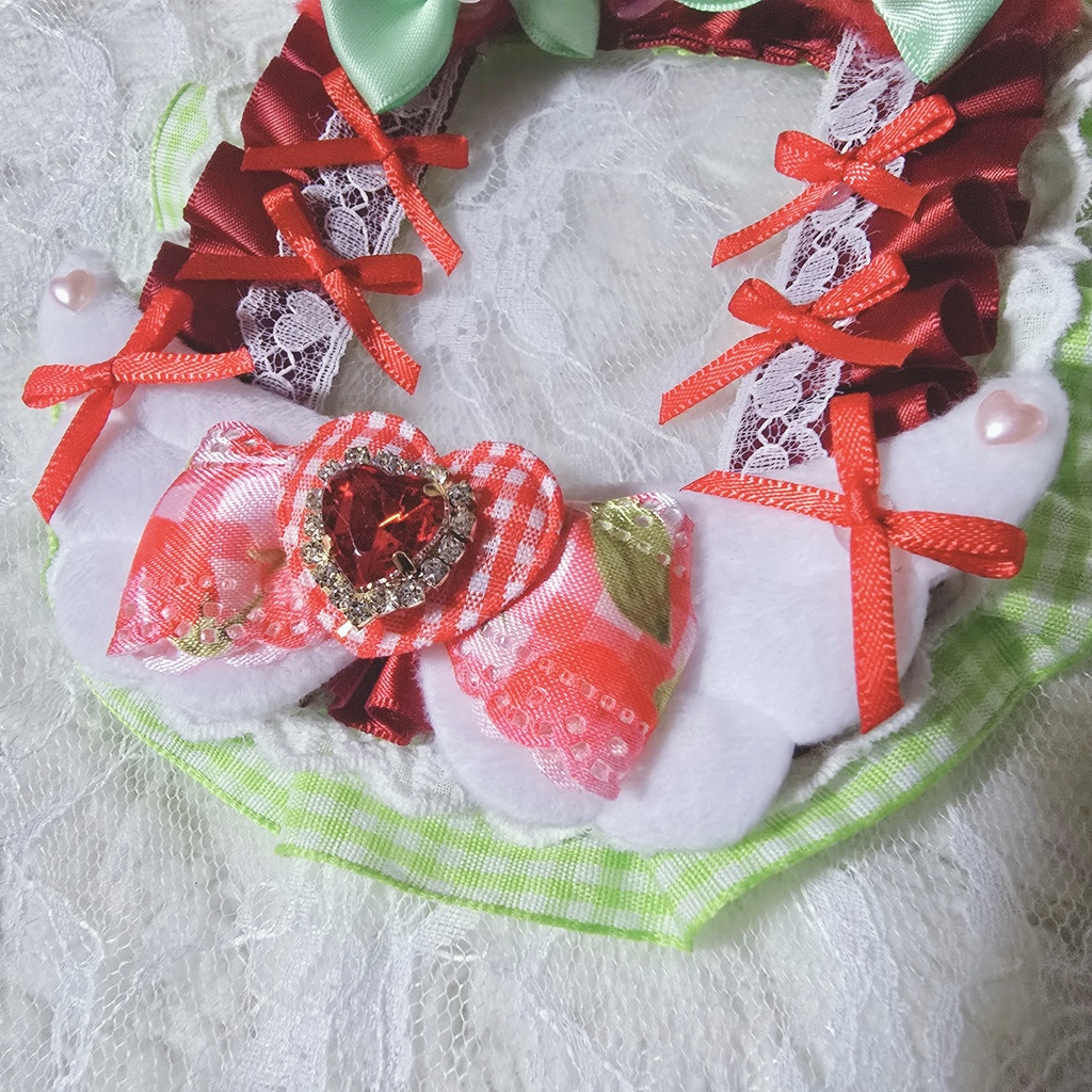 硬質ケース レースデコ いちご耳ねこちゃん🍓