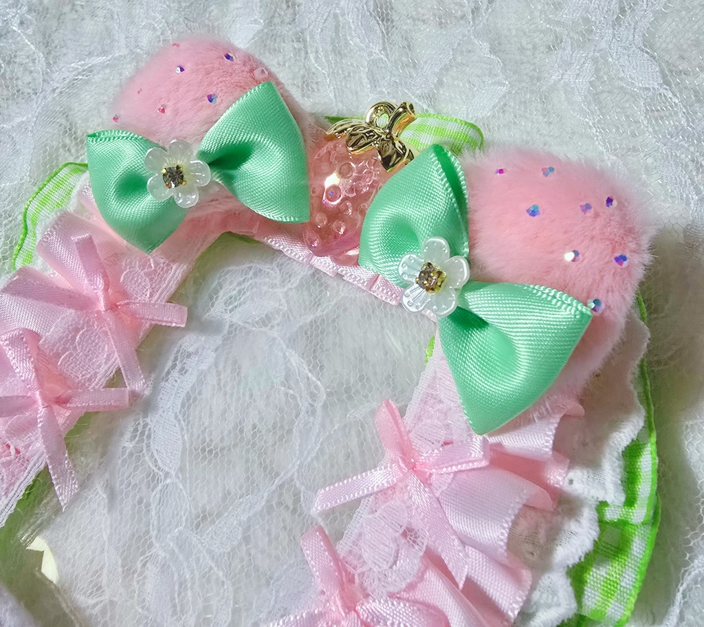 硬質ケース レースデコ いちご耳ねこちゃん🍓