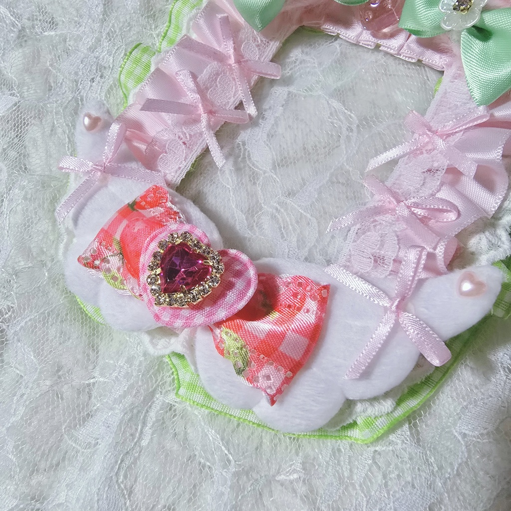 硬質ケース レースデコ いちご耳ねこちゃん🍓