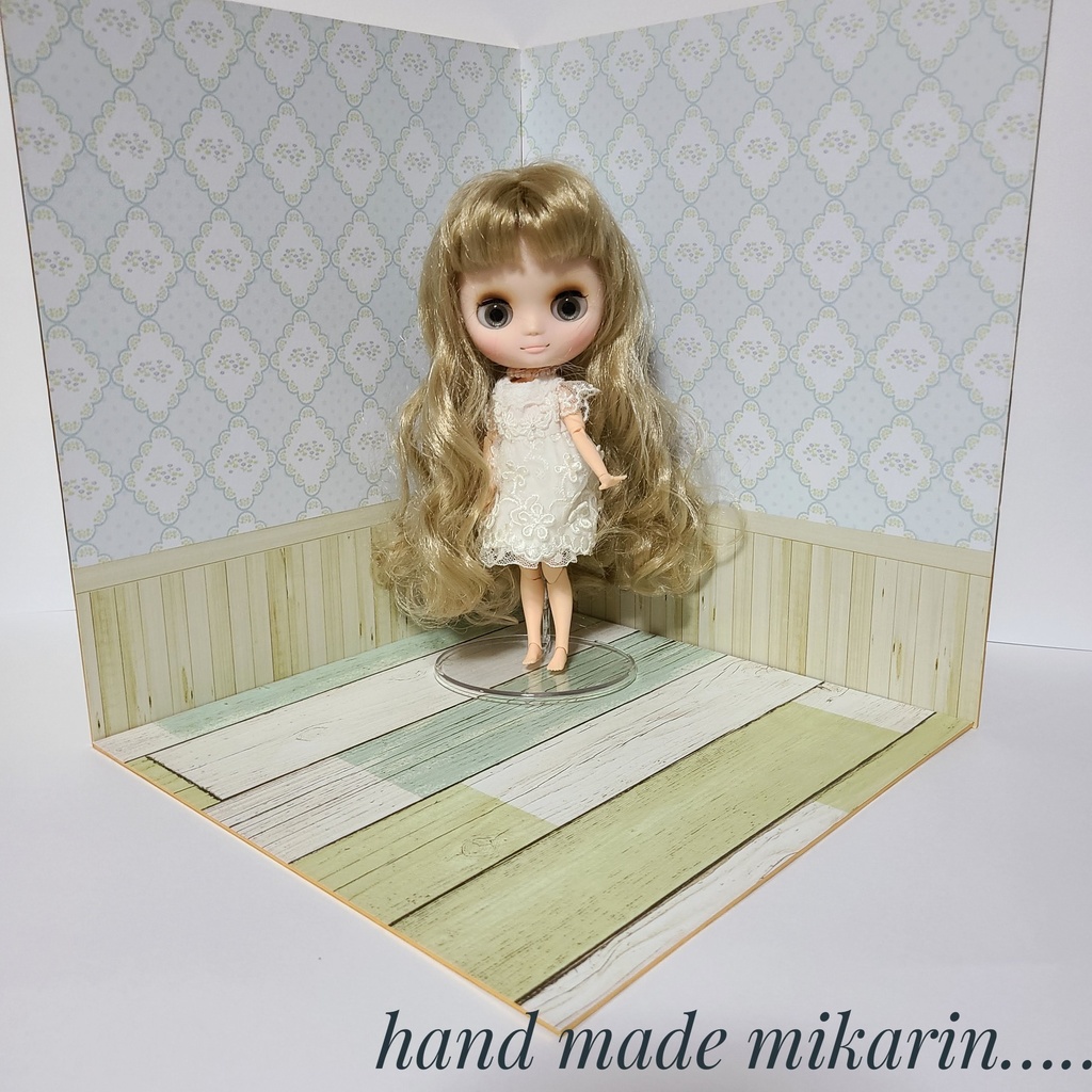 【送料込】背景撮影ボード(ひし形小花①)【ドールハウス】