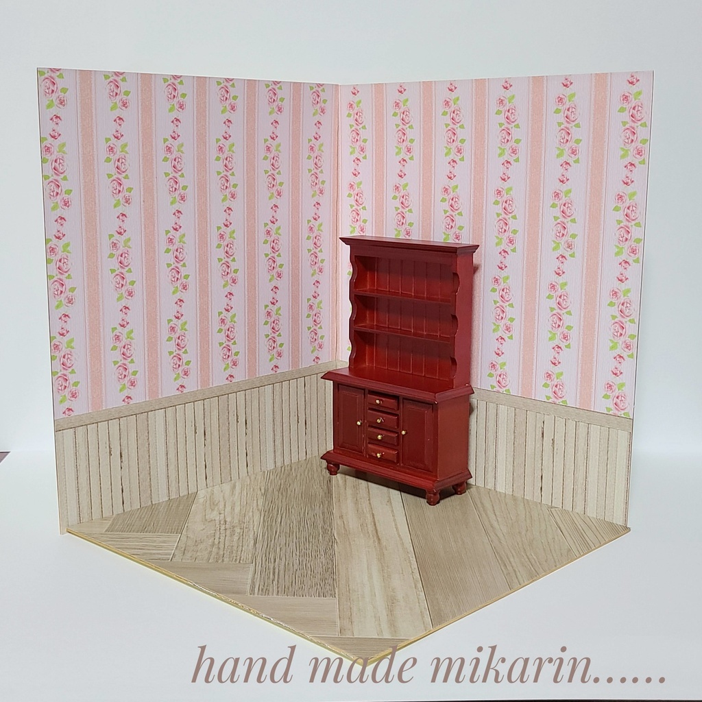 【送料込】撮影用背景ボード(縦ライン花柄)【ドールハウス】