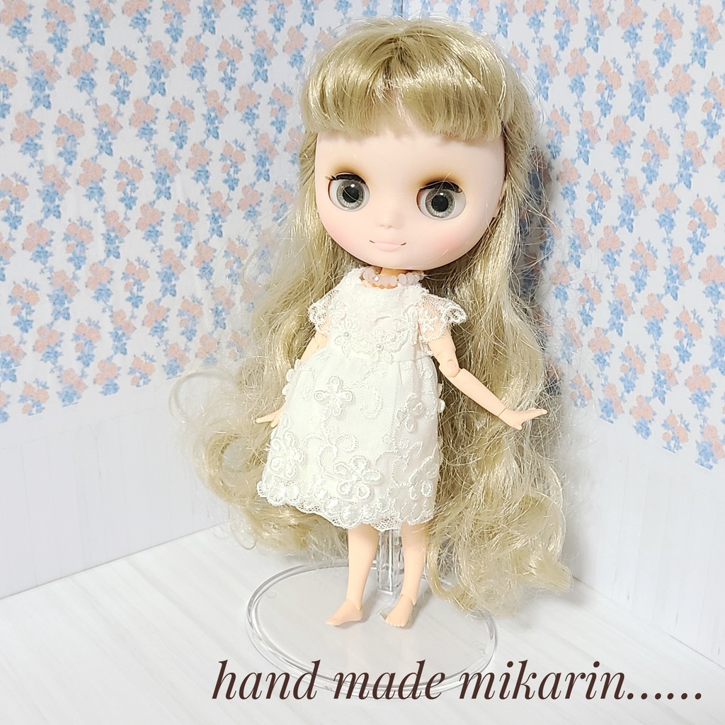 【送料込】背景撮影ボード(ブルーピンク小花)【ドールハウス】