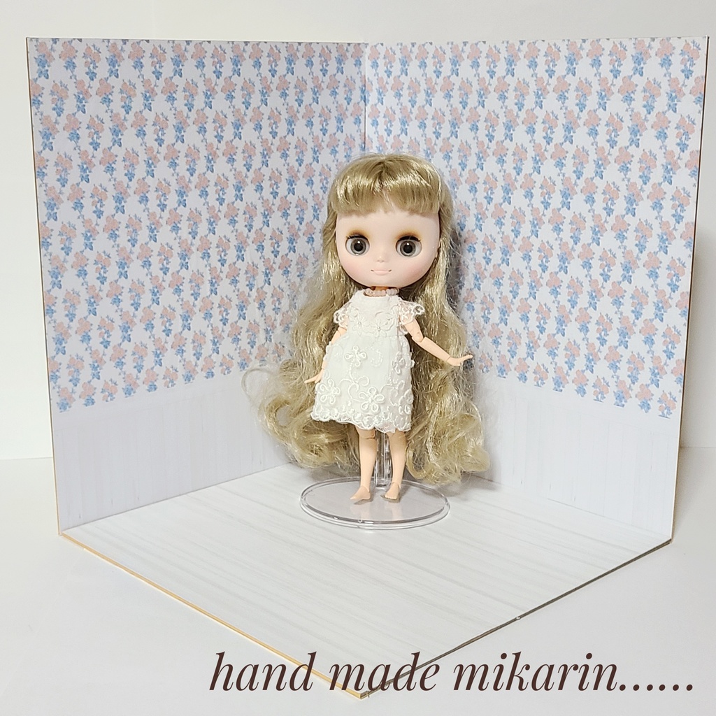 【送料込】背景撮影ボード(ブルーピンク小花)【ドールハウス】