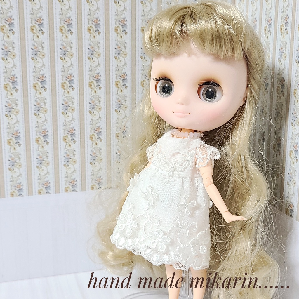 【送料込】背景撮影ボード(ブラウン小花)【ドールハウス】